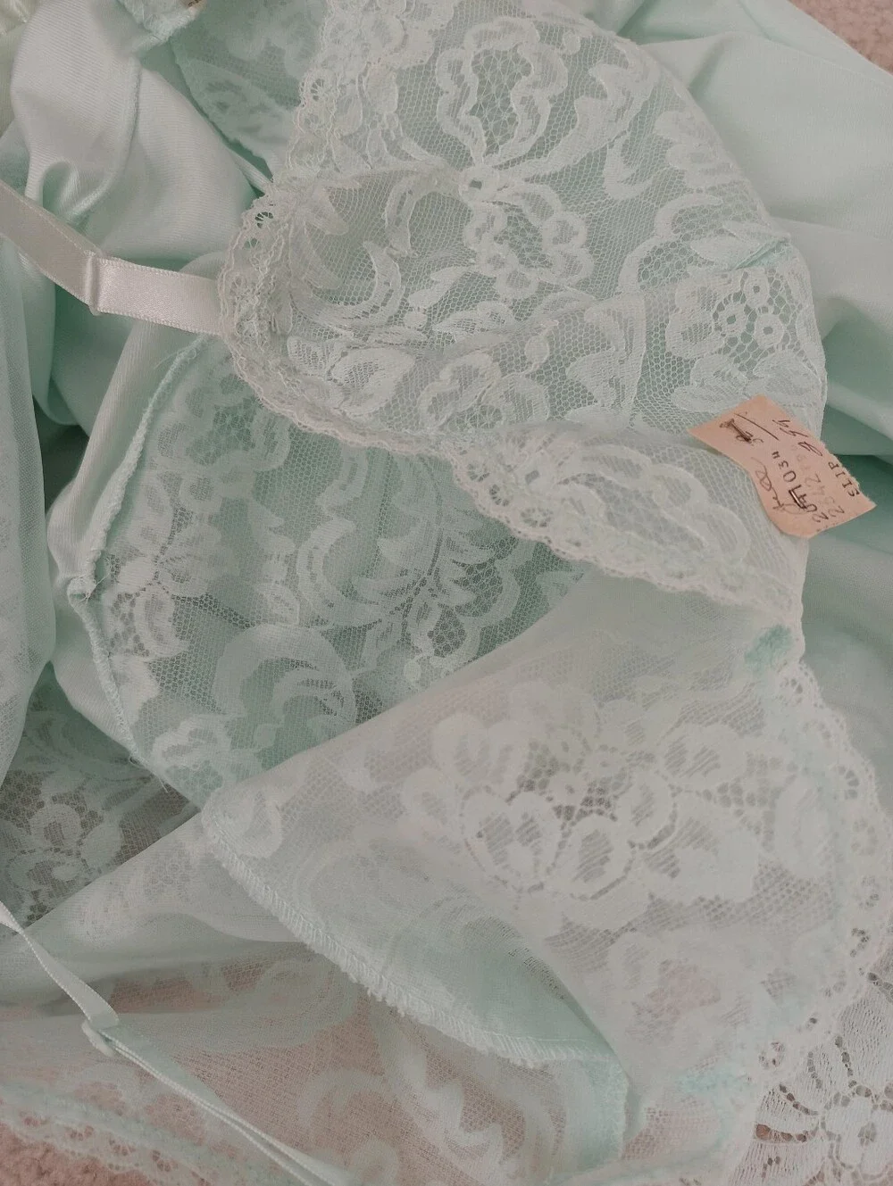 STUNNING, UNWORN, NWT MINT GREEN " VANITY FAIR" MYLON AND  LACE FULL SLIP! - Picture 14 of 16